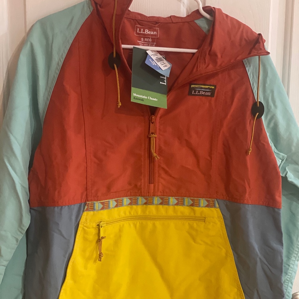 Brand New LL Bean wind and Water resistant jacket